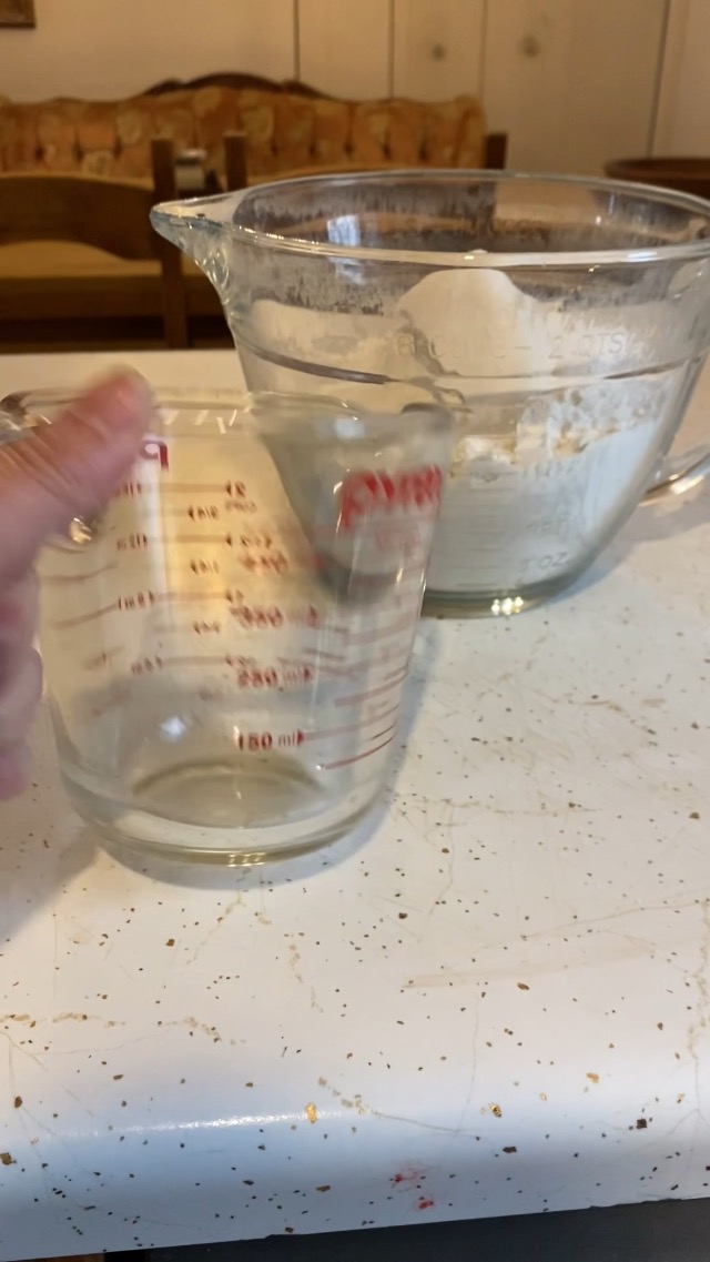 Watch Pyrex 2 Cup Measuring Cup on Amazon Live