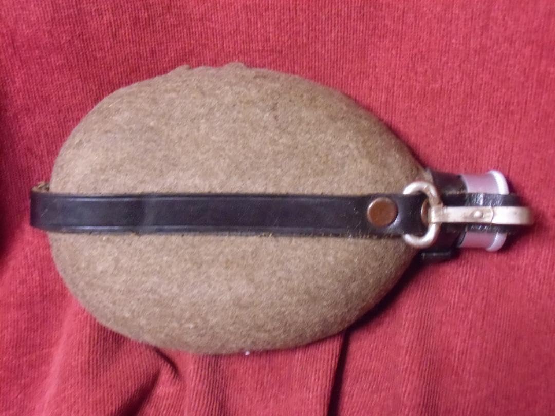 ⊞ドイツ軍のアルミ製＊水筒（実物） Amazon.co.jp: ドイツ軍 アルミ製水筒 （実物） : ホーム＆キッチン