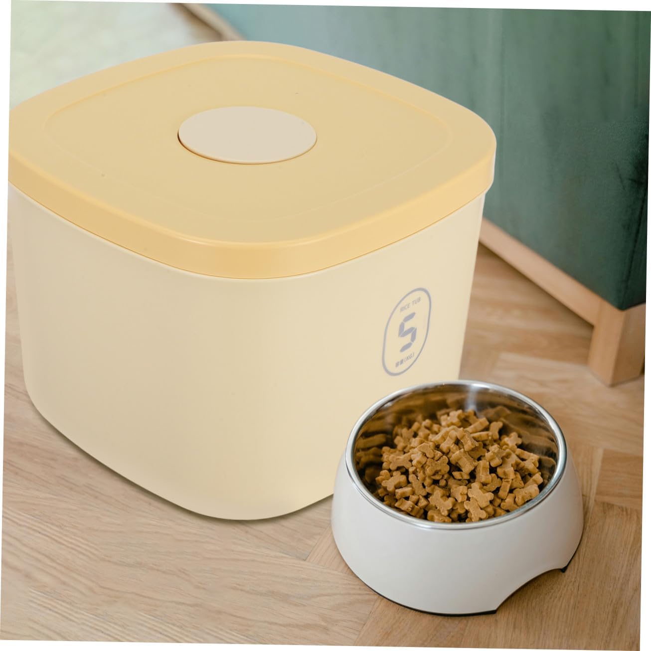 Vacuum Sealed Pet Food Storage Container Small Size Airtight Cat and Dog Food Bin Moisture-proof Plastic Pet Treat Holder