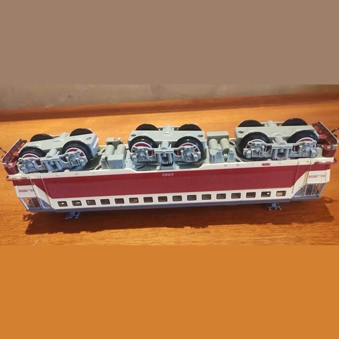 Mini insieme elettrico del treno della lega di SS7C, modello ferroviario realistico della locomotiva del vapore con le carrozze del passeggero & la pista lunga