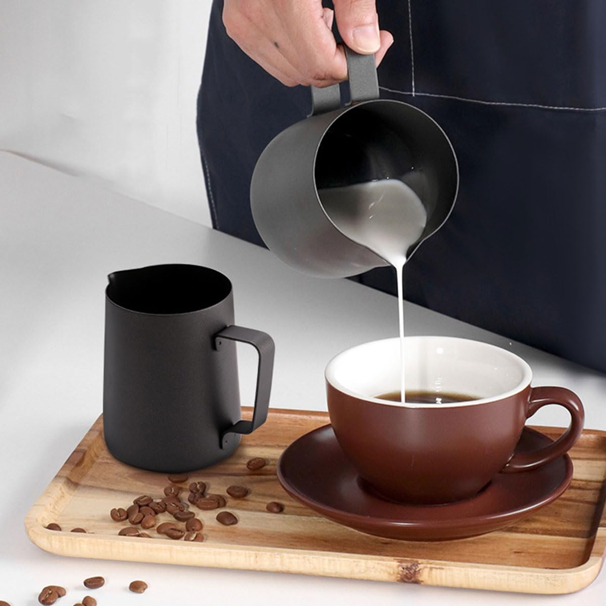 YCKEGEW Pichet À Lait Noir Mousseurs À Lait pour Espresso en Acier Inoxydable 12oz 20oz pour Les Accessoires De Machine À Espresso Cappuccino, Finition Mate (Color : Nero, Size : 600ml/20oz)
