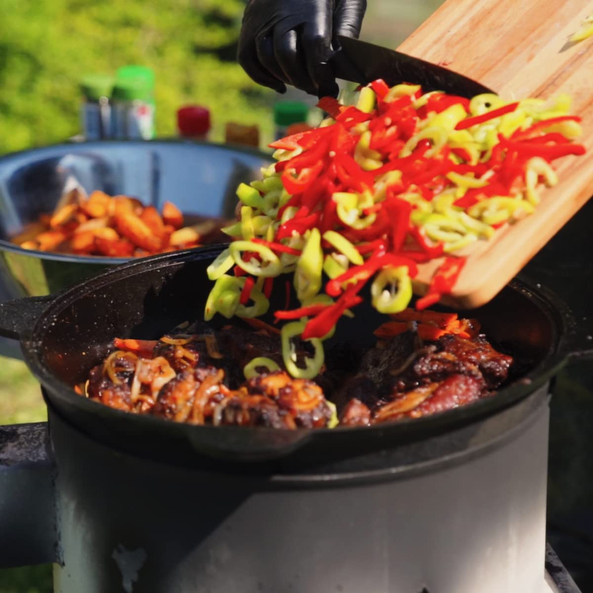 Kazan Topf aus Gusseisen mit Deckel, für Utschak geeignet, Outdoorküche Gulasch Kanone Kasan (8 Liter - runder Boden)