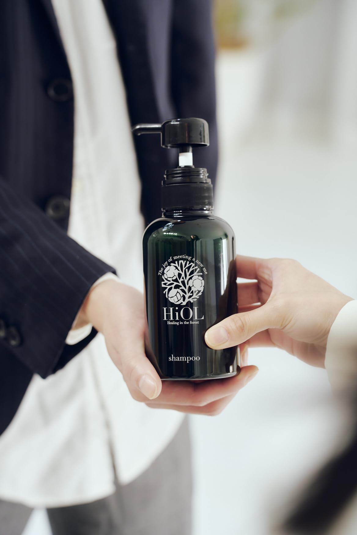 Amazon | HiOL(ヒオール) スキャルプケアシャンプー ヒノキの香り