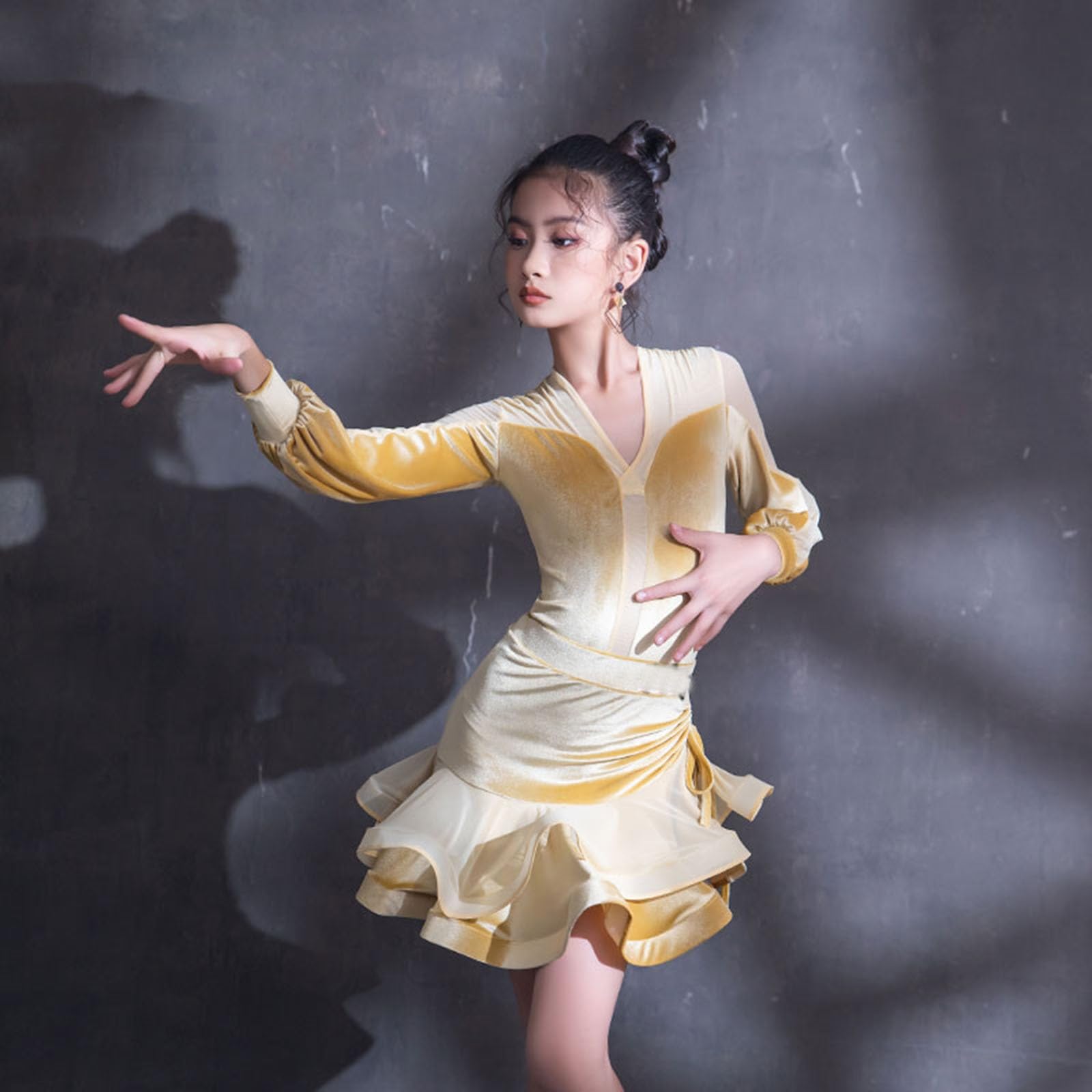 Abiti da Ballo Latino for Bambini Body E Gonna A Maniche Lunghe in Velluto Autunno Inverno for Bambina Nuovo Vestito da Ballo 2024 for Rumba Samba Cha Cha Tango Costume da Ballo