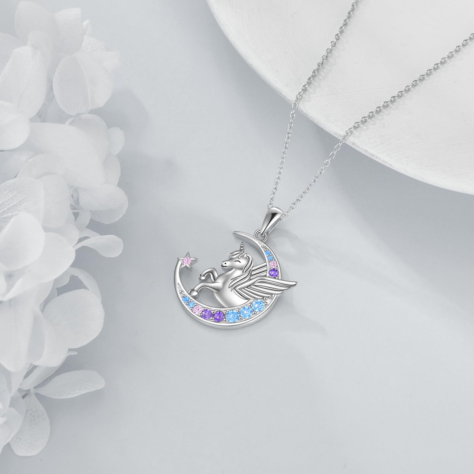 YFN Cadena de unicornio de plata 925 para niña, colgante de unicornio, collar para mujer, joyas de cumpleaños, regalos para hija y mamá, Plata esterlina, Circonia cúbica