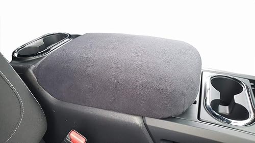 Car Console Covers Plus Fabricado en Estados Unidos diseñado para Nissan Titan 2016-2023 con asientos de cubo, consola fija imagen mostrada de forro