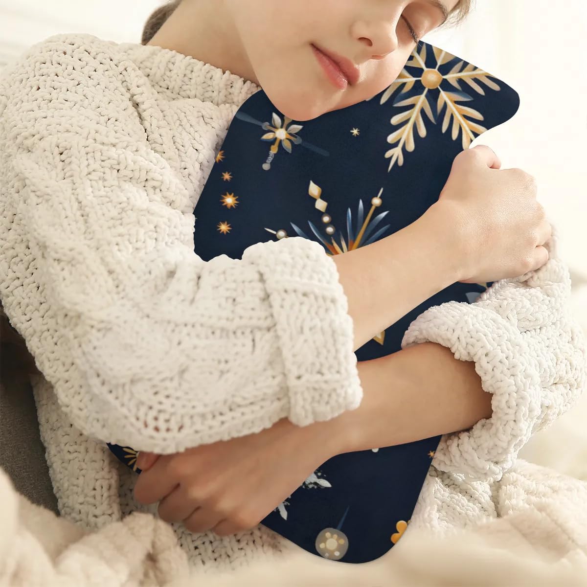 Hot Water Bottle with Soft Cover,2L Christmas Snowflakes Hot Water Bag for Hot and Cold Compress, Hand Feet Warmer, Magical Snowflakes Rubber Hot or Cold Water Bottle Halloween Christmas Decorations