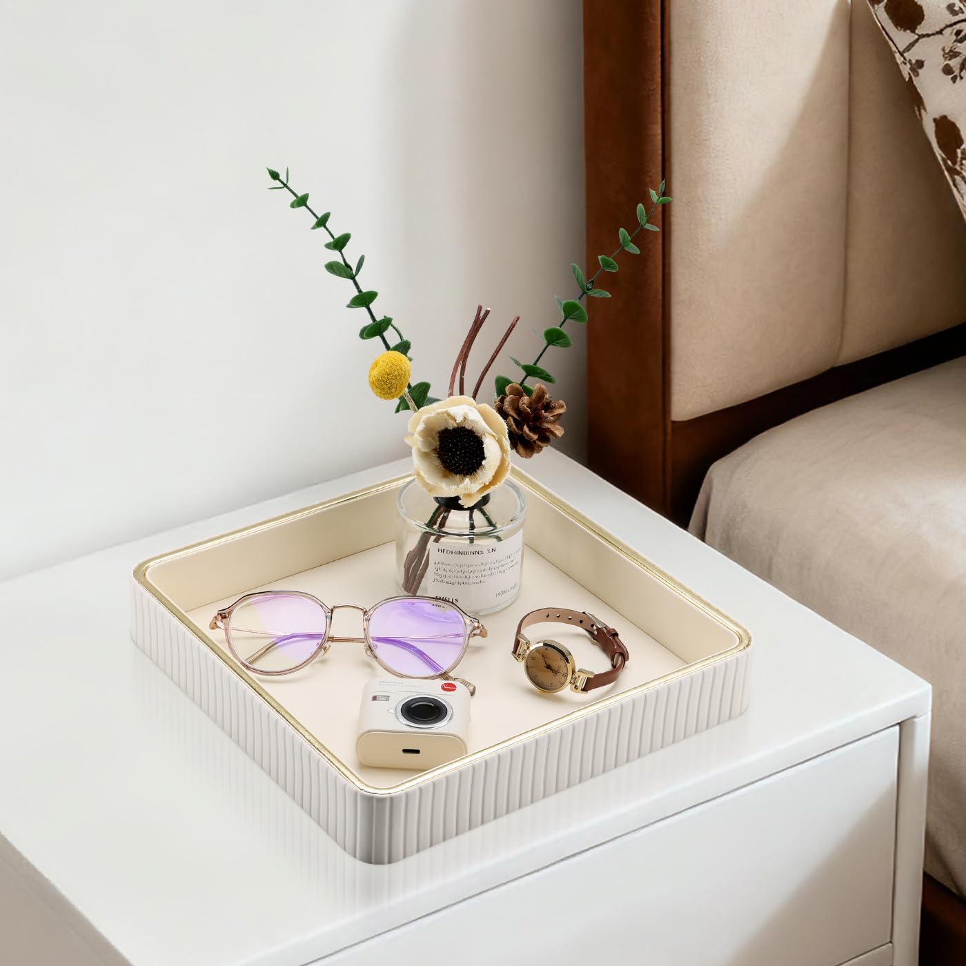 GORESE Plateau Vide Poche,Boîte a Bijoux en Cuir Plateau Decoratif pour Femmes Plateaux de Chevet Boîte de Rangement pour Clés,Montres,Parfums,Bijoux,Argent,Lunettes,Beauté,Boutons de Manchette(Blanc)