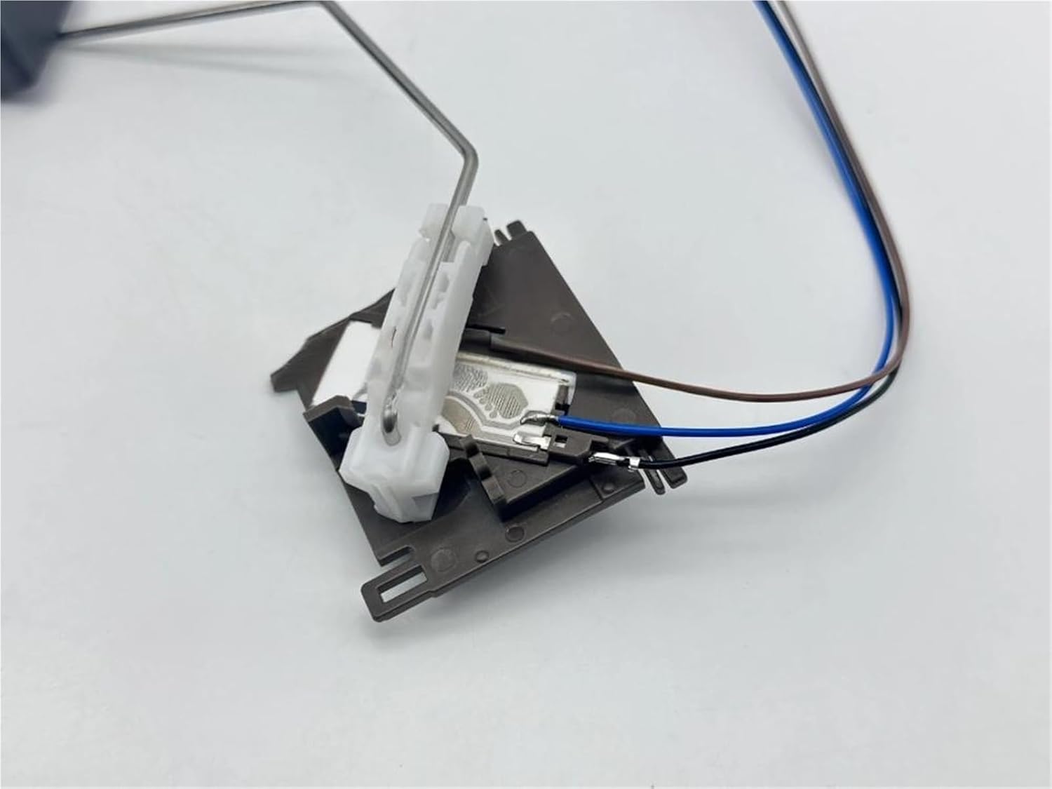 1PC Fuel Tank Sensor 1K0919673, Compatible for VW Golf MK5 / Skoda Octavia 1.6 2.0L 2005-2008 2v