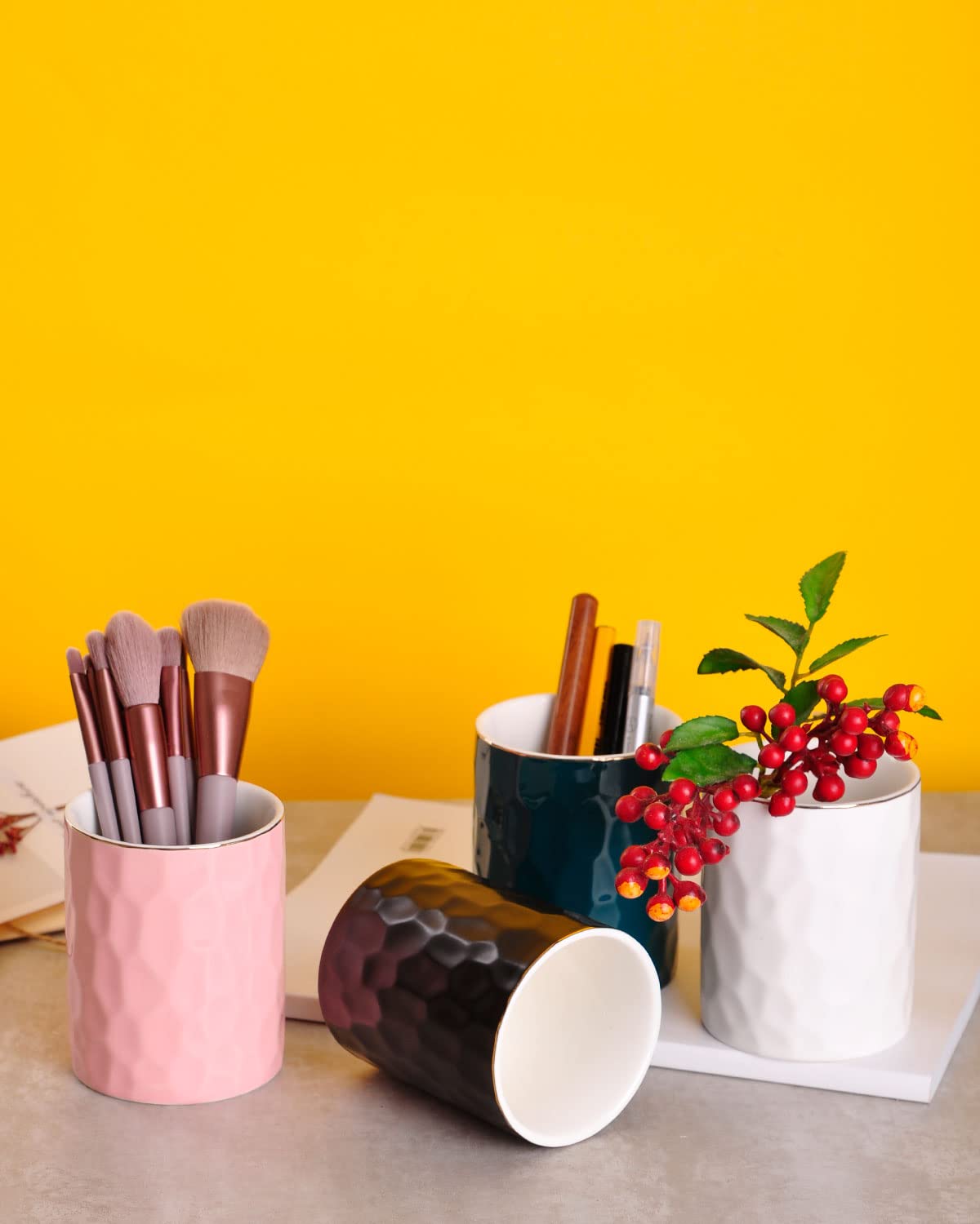 WHJY Stiftehalter aus Keramik, rosa, Make-up-Pinselhalter, goldfarbener Stifthalter für Schreibtisch, niedlicher kleiner Boho-Pinselhalter, modernes Geometrie-Design, Stifthalter