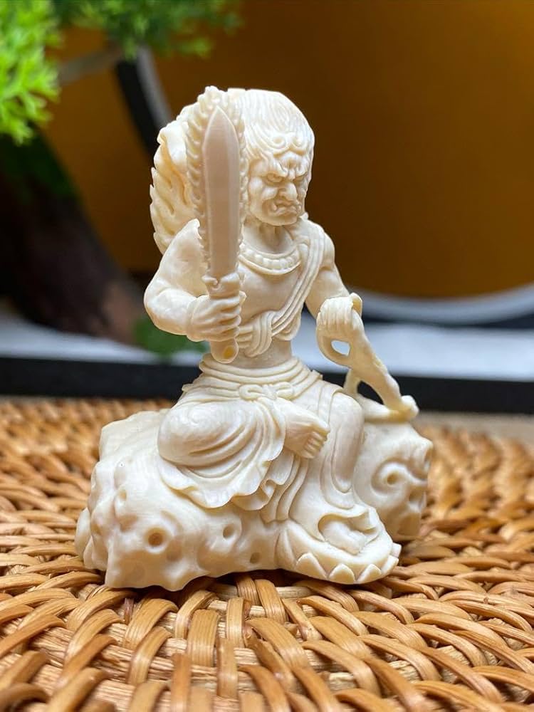 天然マンモス牙美しい手作り彫刻　不動明王　小さいな置物 天然マンモス牙美しい手作り彫刻不動明王 置物