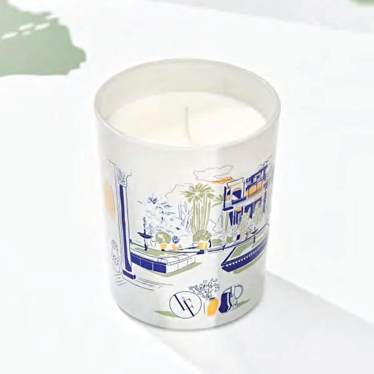 Bougies La Francaise - French-Made Scented Candle Jar - Blue Garden - Made in France, 180 Grams, +/- 40-Hour Burn Time - ‎2.95 x 3.74 inches