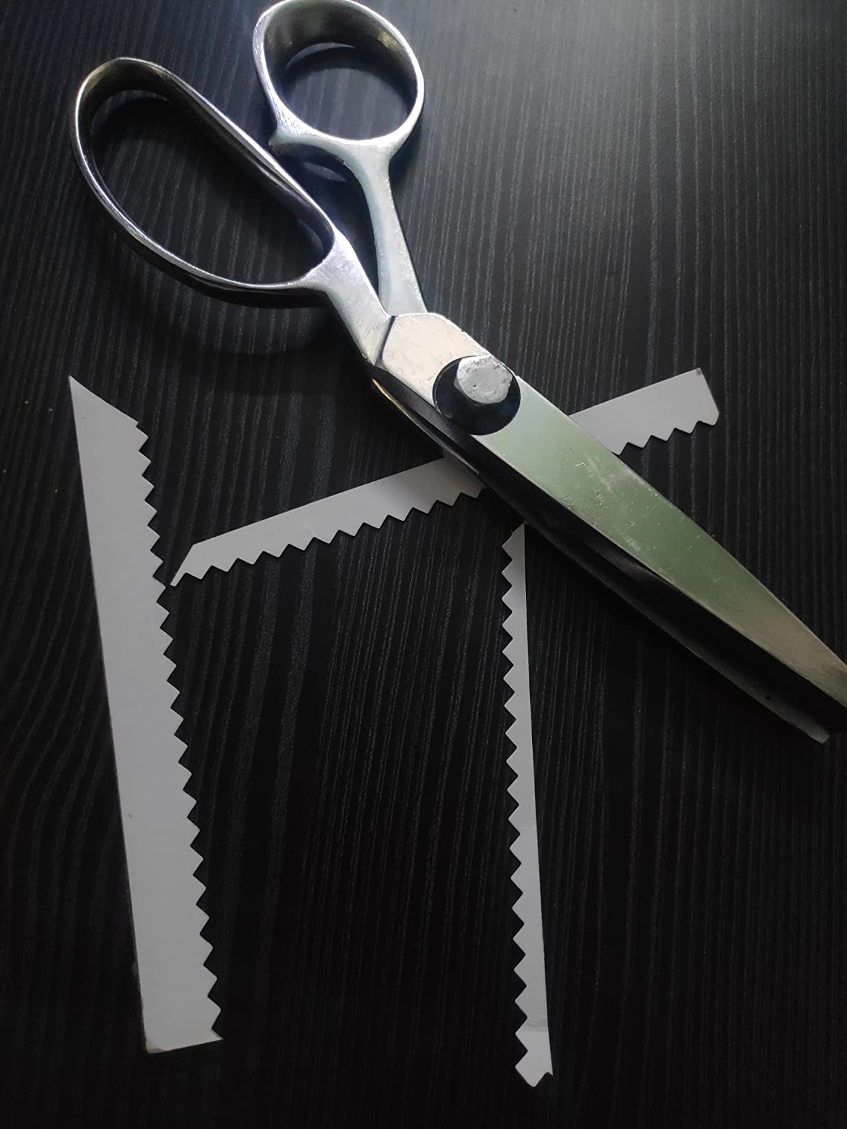 Zagged Scissors Shalimar Brand 10