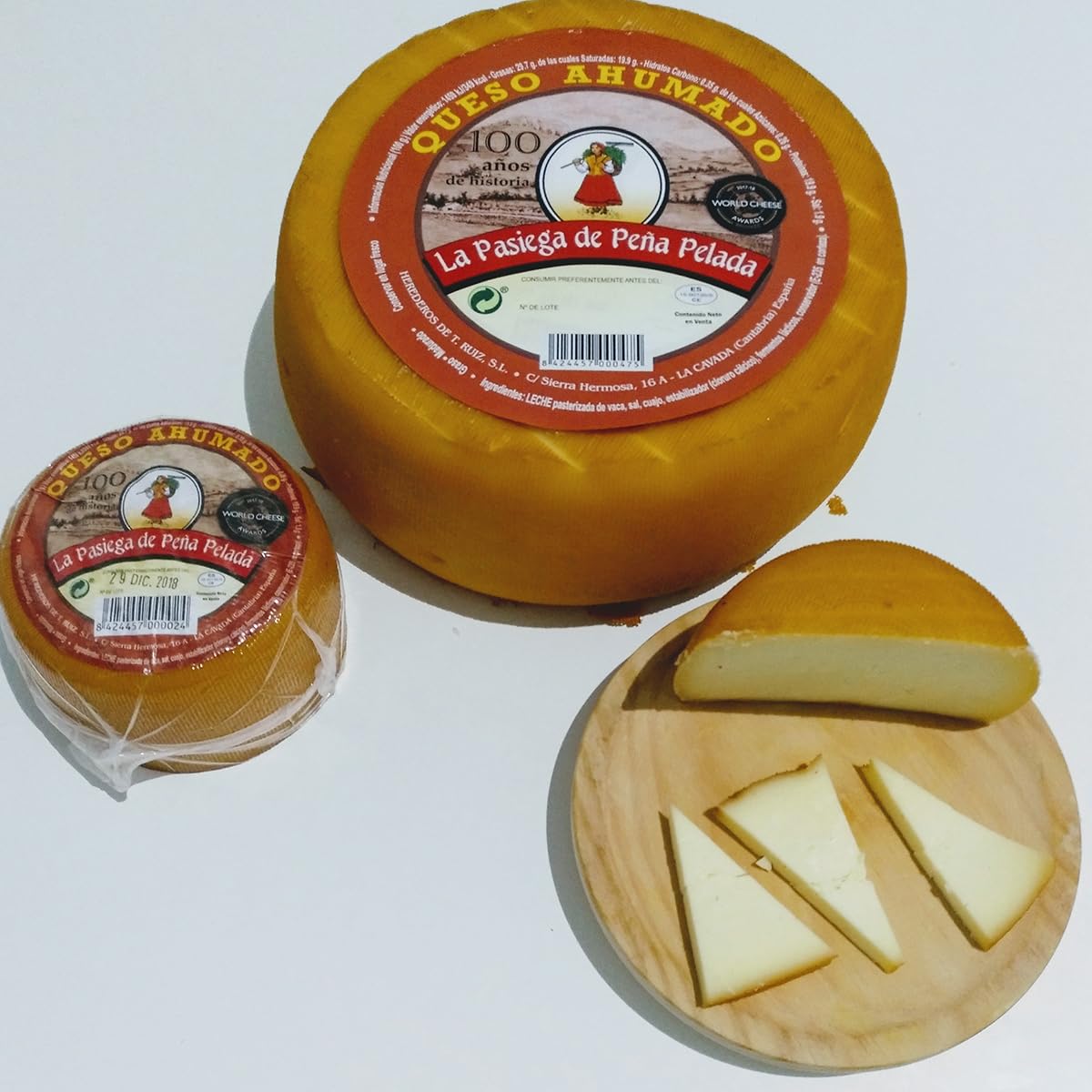 LA PASIEGA DE PEÑAPELADA Queso Ahumado Artesano, Queso redondo 3 kg (aprox) Al natural, Sabor Suave con Toque de Humo, Elaborado con Leche de Vaca Pasteurizada en Cantabria