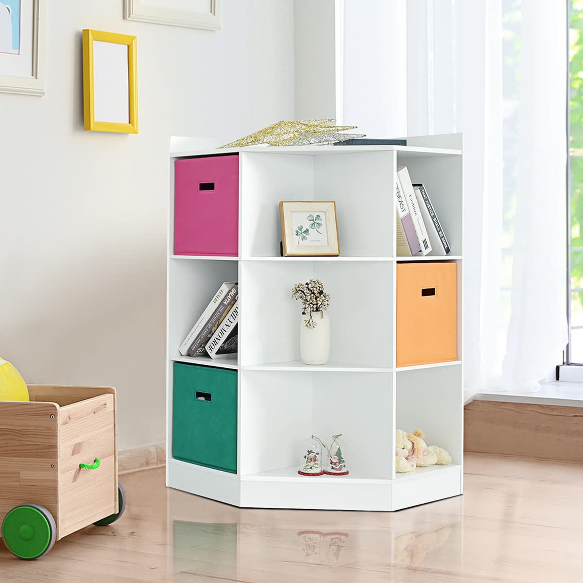 COSTWAY Scaffale Angolare, Scaffale ad Angolo con Tre Cestini Colorati e 9 Ripiani, per Casa, Soggiorno e Camera da Letto, 81x 61 x 94cm (Bianco)