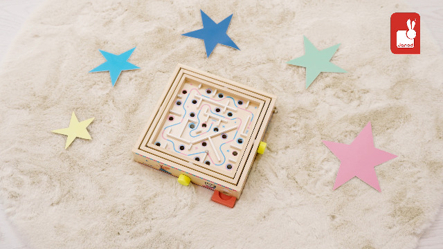 Janod - Symétrie & Codage - 4 Modes de Jeu - 12 Modèles à Reproduire - Idéal Préparation Maternelle et Petite Section - Jouet Educatif Enfant - Produit en Bois FSCTM - Dès 5 Ans - J05093