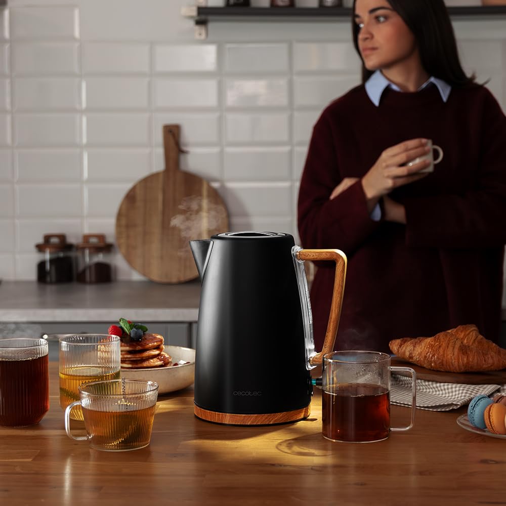 Cecotec Bouilloire Electrique 1,7L ThermoSense 200 Woody. Bouilloire 2200 W, Capacité 1,7 L,Ébullition Rapide, Inox Alimentaire, Filtre Anticalcaire,Arrêt auto, Base Pivotante 360°, Design Effet Bois