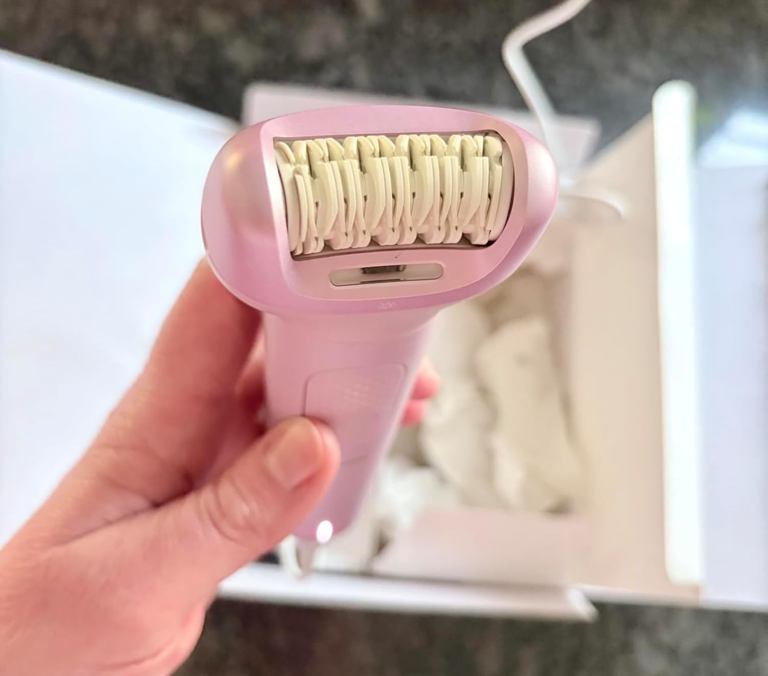 Philips Epilator Series 9000 - Cordless Wet and Dry Electric Epilator, Hair Removal for Legs, Body and Bikini, with ProGuide, 9 Accessories Including Pedicure Head, 60 min. Runtime, Model BRE728/00