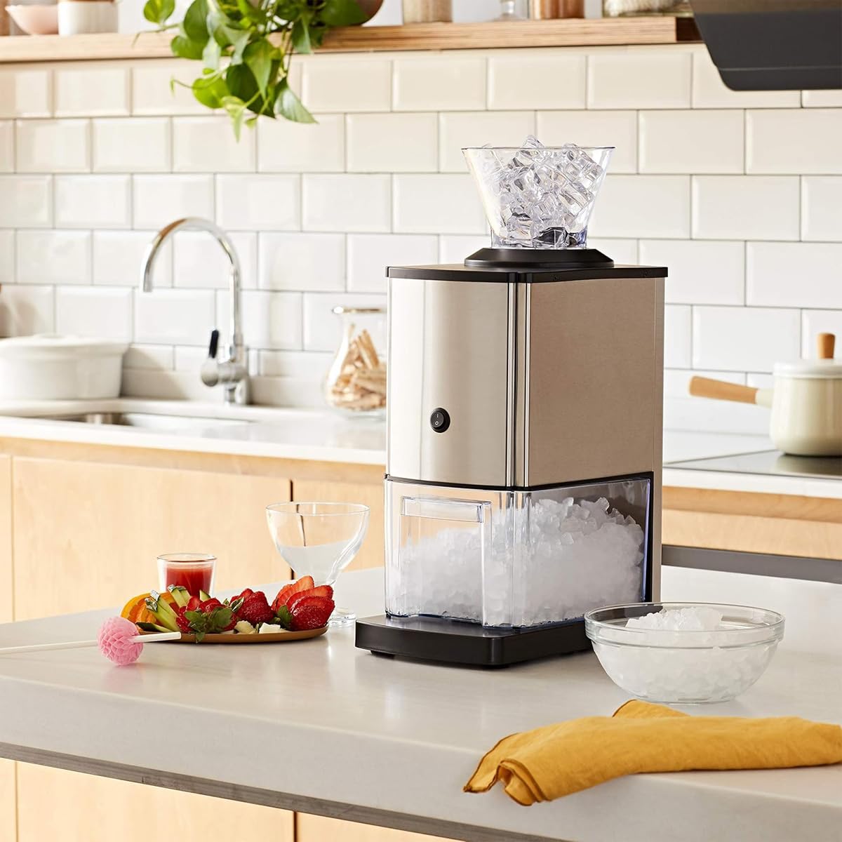 Wintem Tritaghiaccio Elettrico in Acciaio Inox da 60-80W, Lama Affilata per Granite e Cocktail, Facile da Usare con Contenitore Integrato e Sistema di Sicurezza