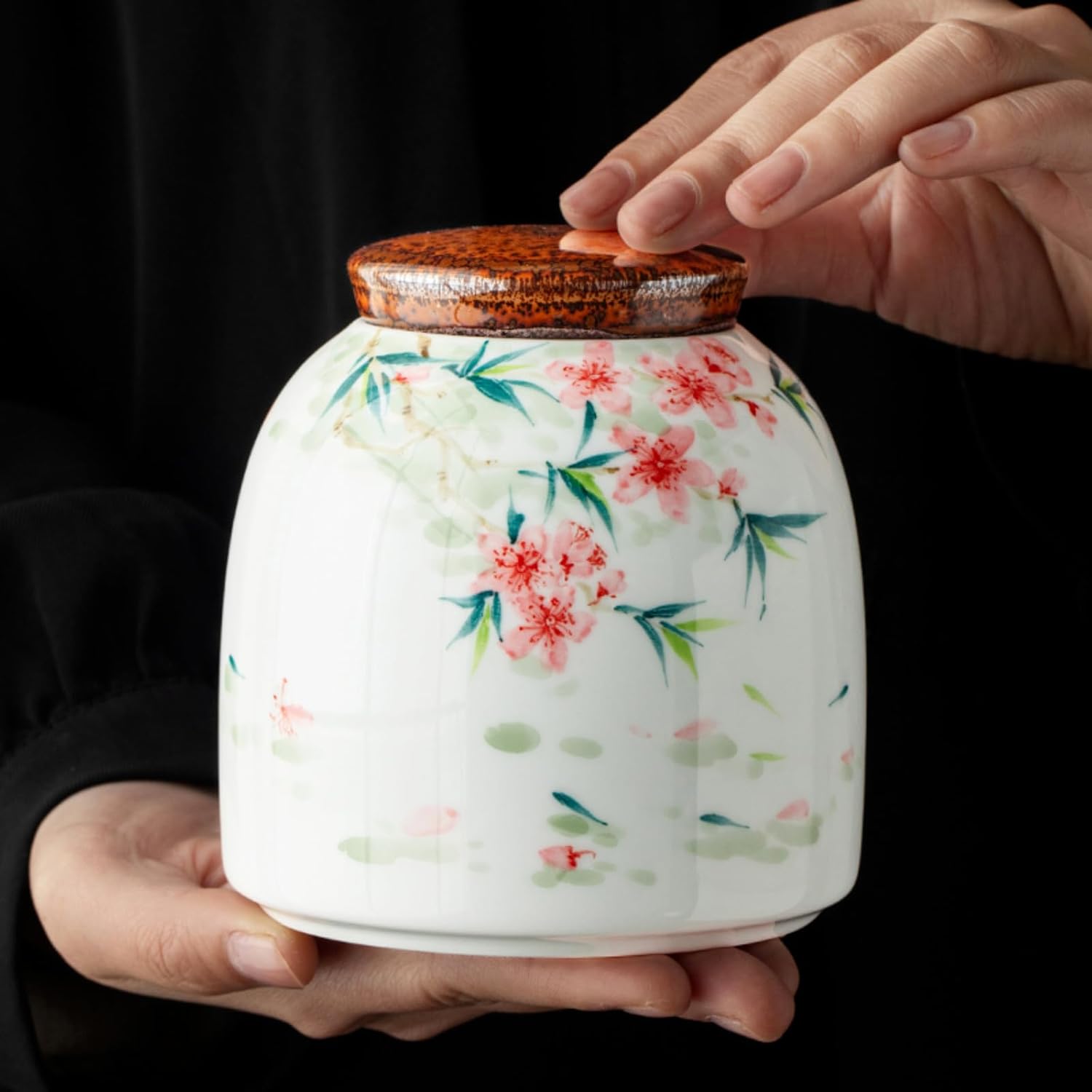 Ceramics Tea Canister, 630ml 21.3oz, Hand-drawn Sealed Jar Household Chinese Style Storing Tea Cans