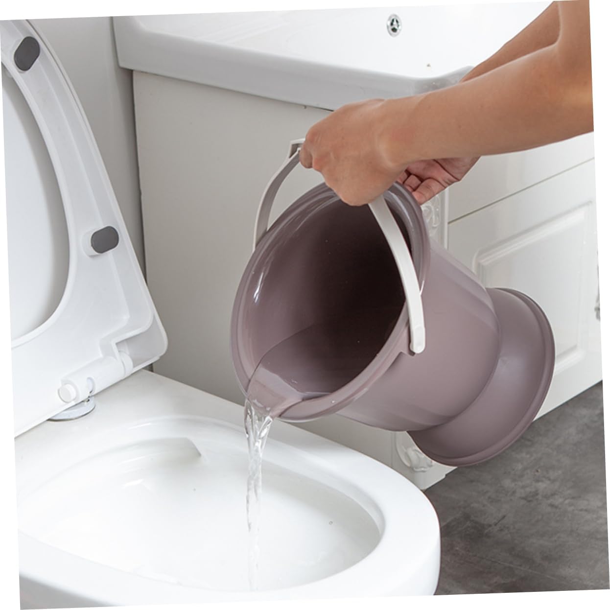 Portable Urinal Pot for Home Use Odor-Resistant Chamber Pot Cover for Elders Boy Girl and Pregnant Women Sturdy Non-Slip Base for Confidence and Stability