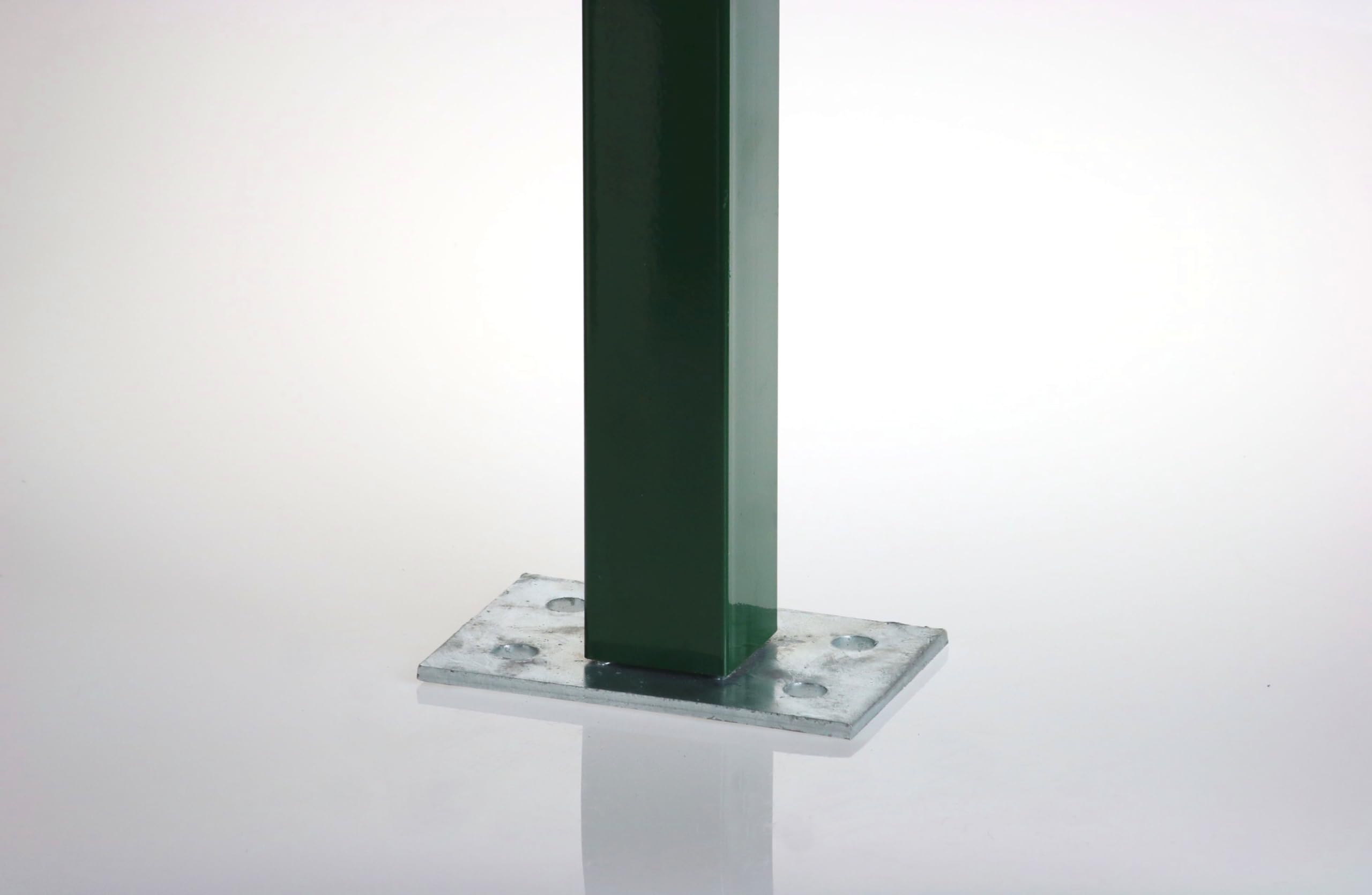 Supporto a tassellare zincato per palo quadro 50x50 mm, con piastra base – FENCESHOP
