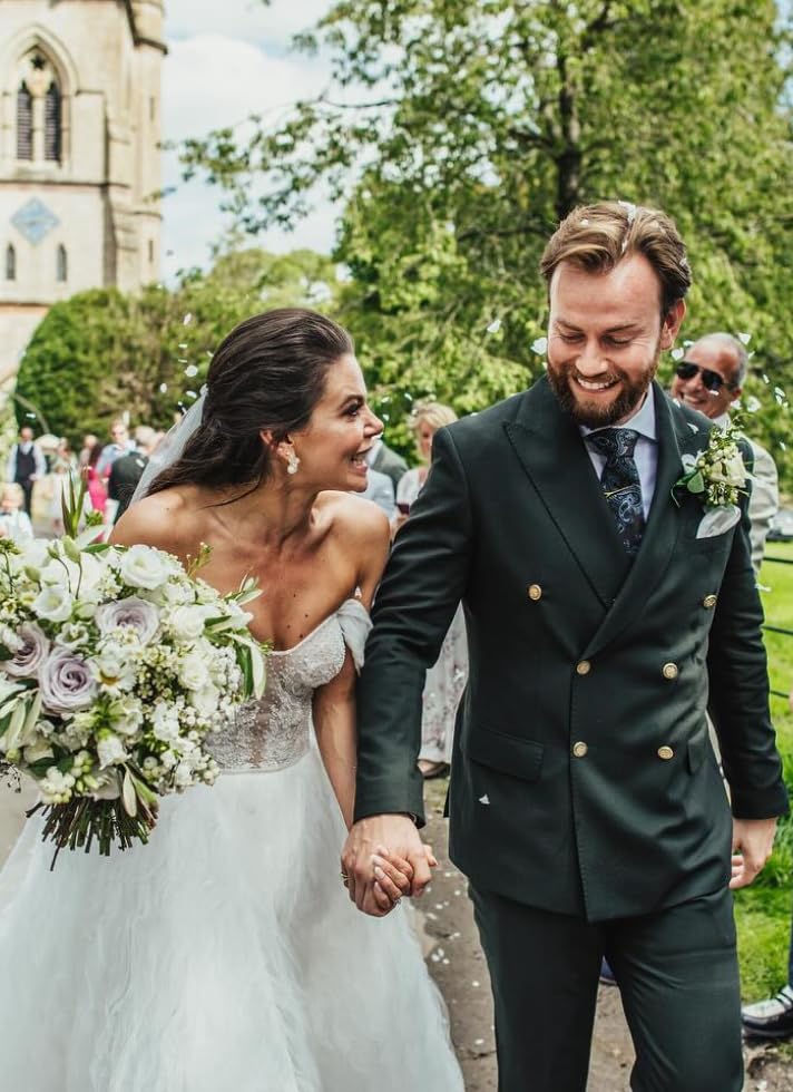 Mens 2 Piece Double Breasted Suit Regular Fit Gold Button Blazer Wedding Prom Formal Suits Set for Men3