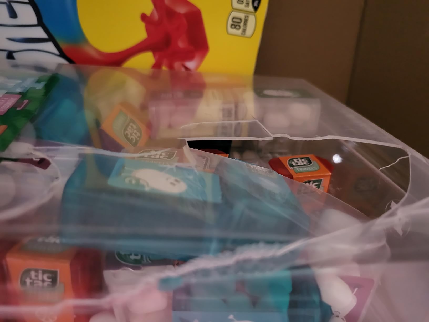 TIC TAC Box with 60 Mini Boxes (each 3.9 GRAMS), ARTIFICIALLY