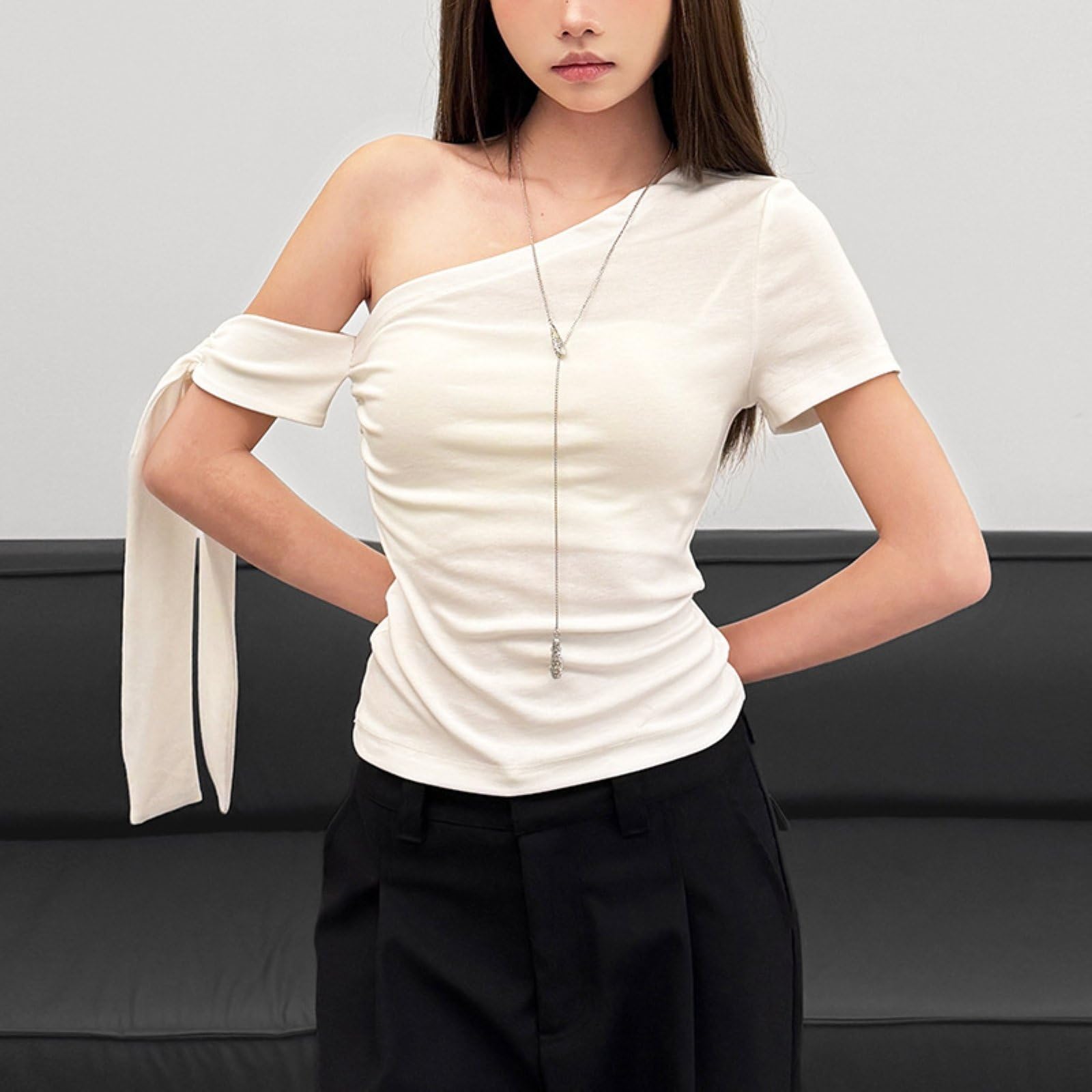 Kobieca asymetryczna bluzka z odkrytym ramieniem krótka slim fit topy w stylu Y2k odzież na imprezy i do klubów