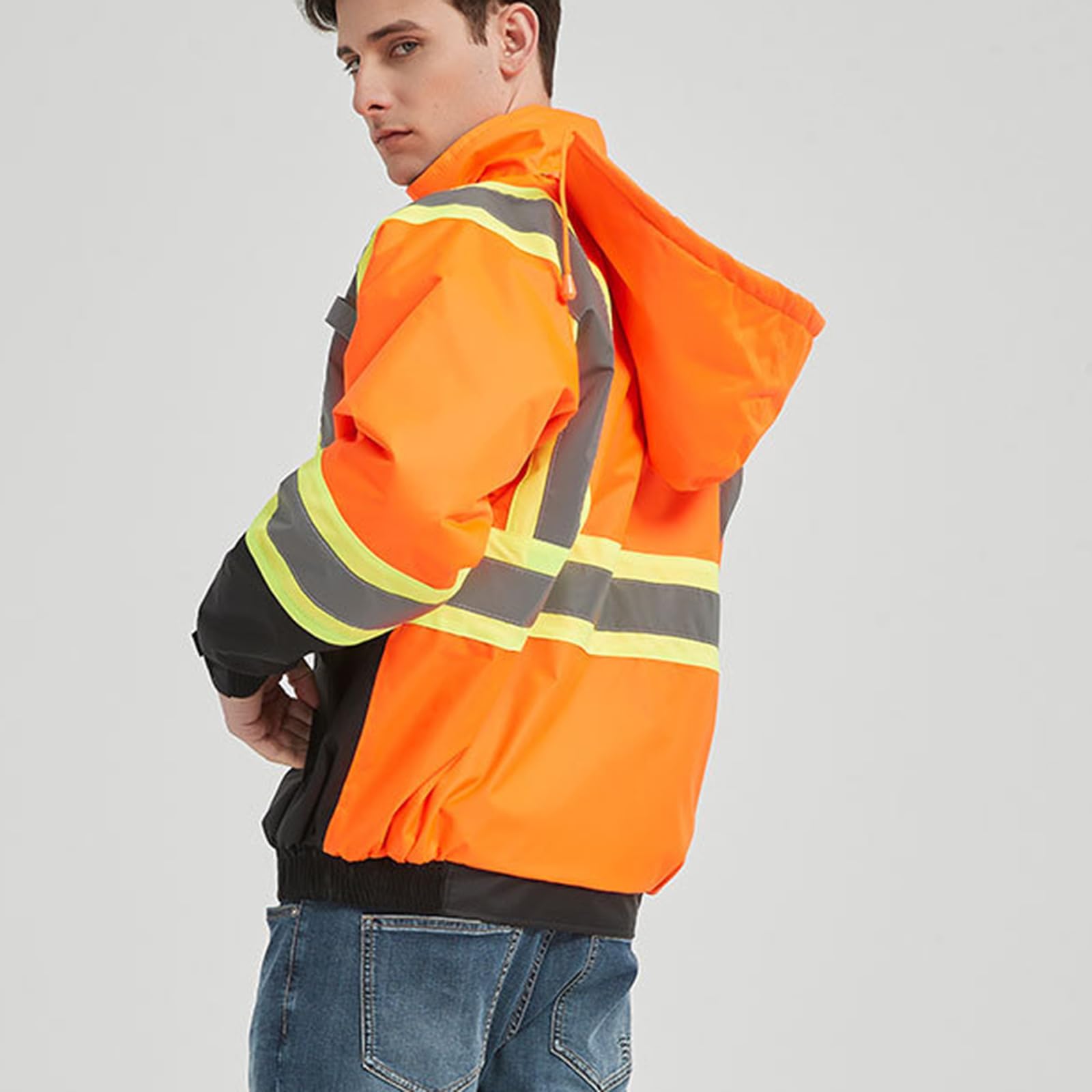 Giacche da lavoro ergonomiche ad alta visibilità Giacche isolate riflettenti resistenti agli spruzzi per un movimento confortevole sui siti di lavoro con cappuccio regolabile