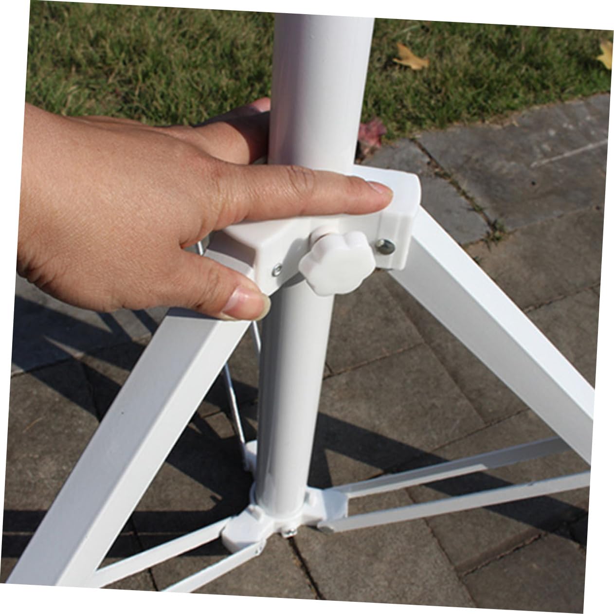 FUNOMOCYA 1PC Triangular Base Umbrella Anchor Sturdy Outdoor Beach Umbrella Stand for Secure Fixing Lightweight Professional Design for Beach