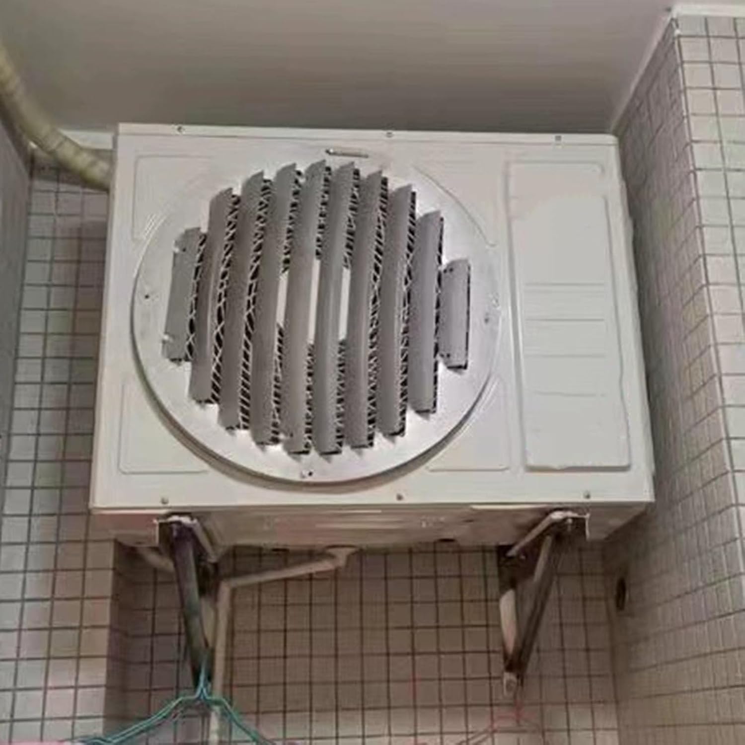 Deflettore del climatizzatore per unità Esterna,Deflettore di Uscita dell'Aria in Acciaio Inossidabile Paravento Anti-soffiaggio Diretto,Griglie di Protezione del condensatore del compressore CA