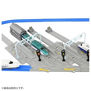 トーマス　プラレール 車両6台と車両基地のセット 商品ラインナップ｜きかんしゃトーマス 編成車両｜プラレール