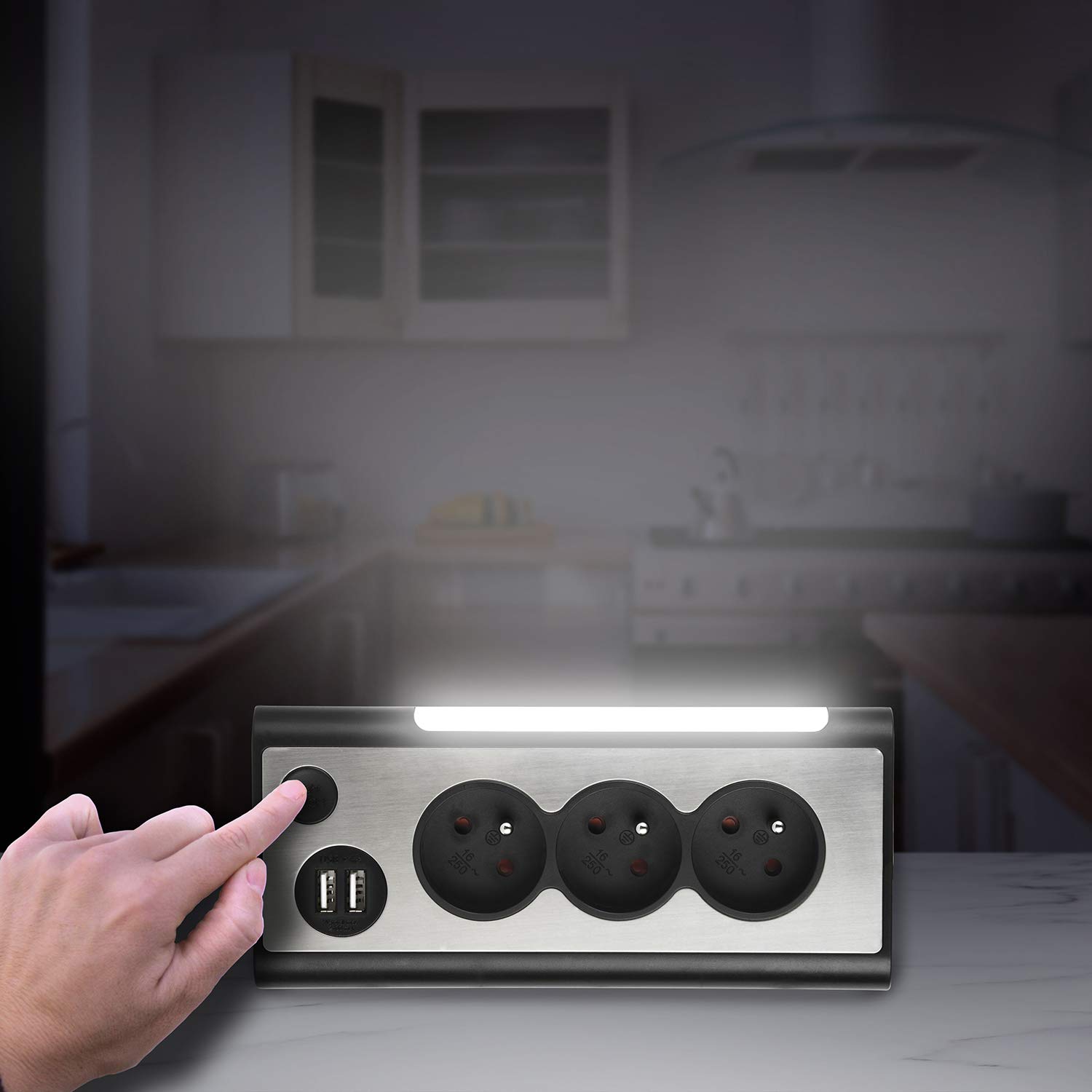 Electraline 35430, Blocco multipresa angolare, 3 prese, 2 porte USB interruttore ON/OFF per spegnere/accendere il LED, cavo 1,5 m, grigio/nero