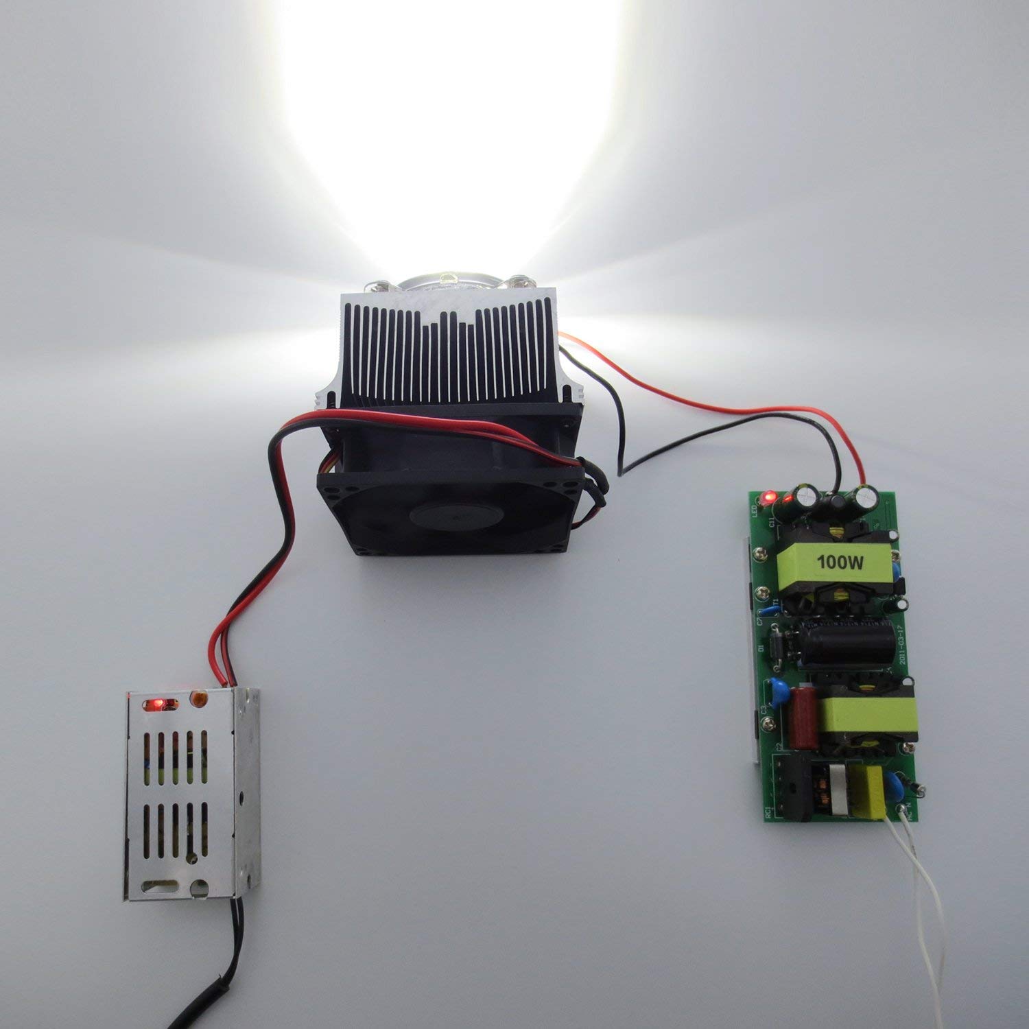 Ventilateur de refroidissement de dissipateur en aluminium + lentille de 44mm 60 degrés pour 50W 100W LED Chip