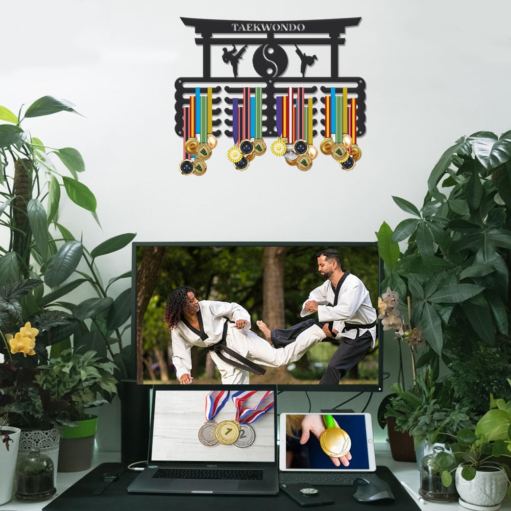 SUPERDANT Porta Medaglie da Parete Taekwondo Torii Espositore per Medaglie Taekwondo Espositore da Parete per Medaglie per Kickboxer 5 File 20 Ganci Porta Medaglie di Migliorato per Regali per Atleti