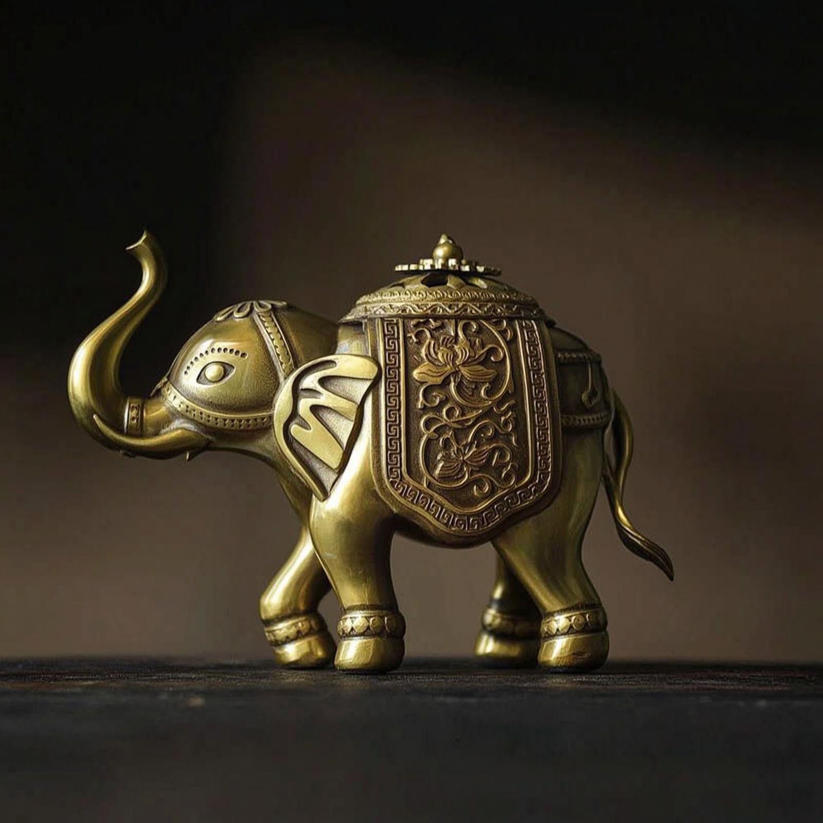 Tore di in Ottone Porta Statua Decorativa Coperchio Rimovibile Stile Antico Pannelli Incisi con Coperchio Adatto per Ufficio Scrivania Salotto Meditazione Relax