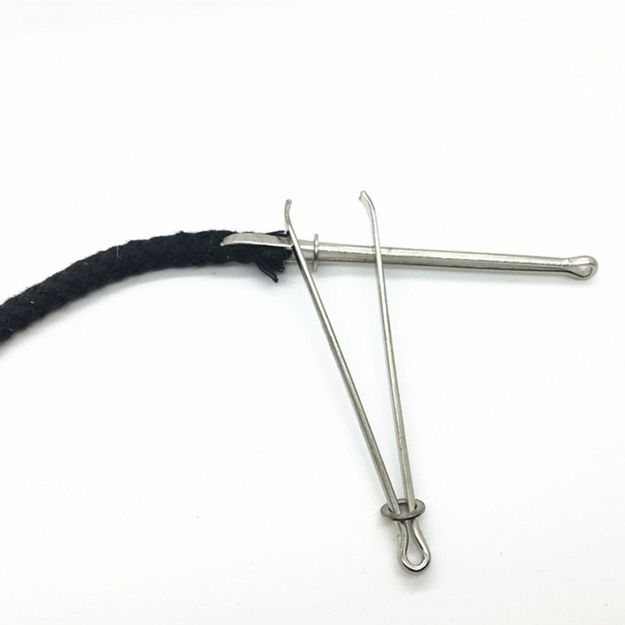 ZHONGJIUYUAN 2 Pieces Easy Pull Bodkin Threader Tweezers Bodkin Elastic Threader for Waist Band Craft Easy to Insert Sewing Tool