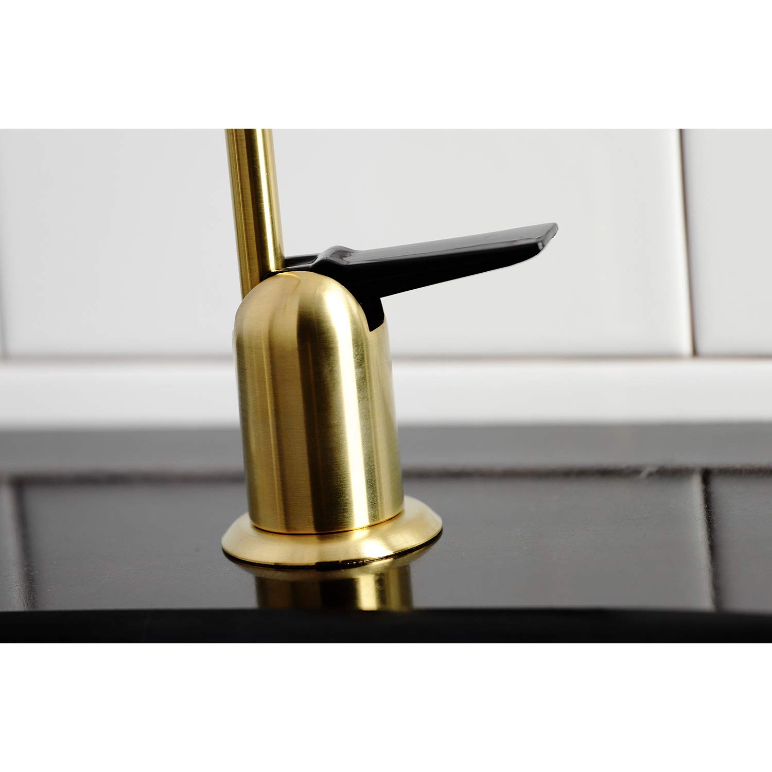 Kingston Brass K6197 Grifo de filtración de Agua de un Solo Mango, Latón Satinado