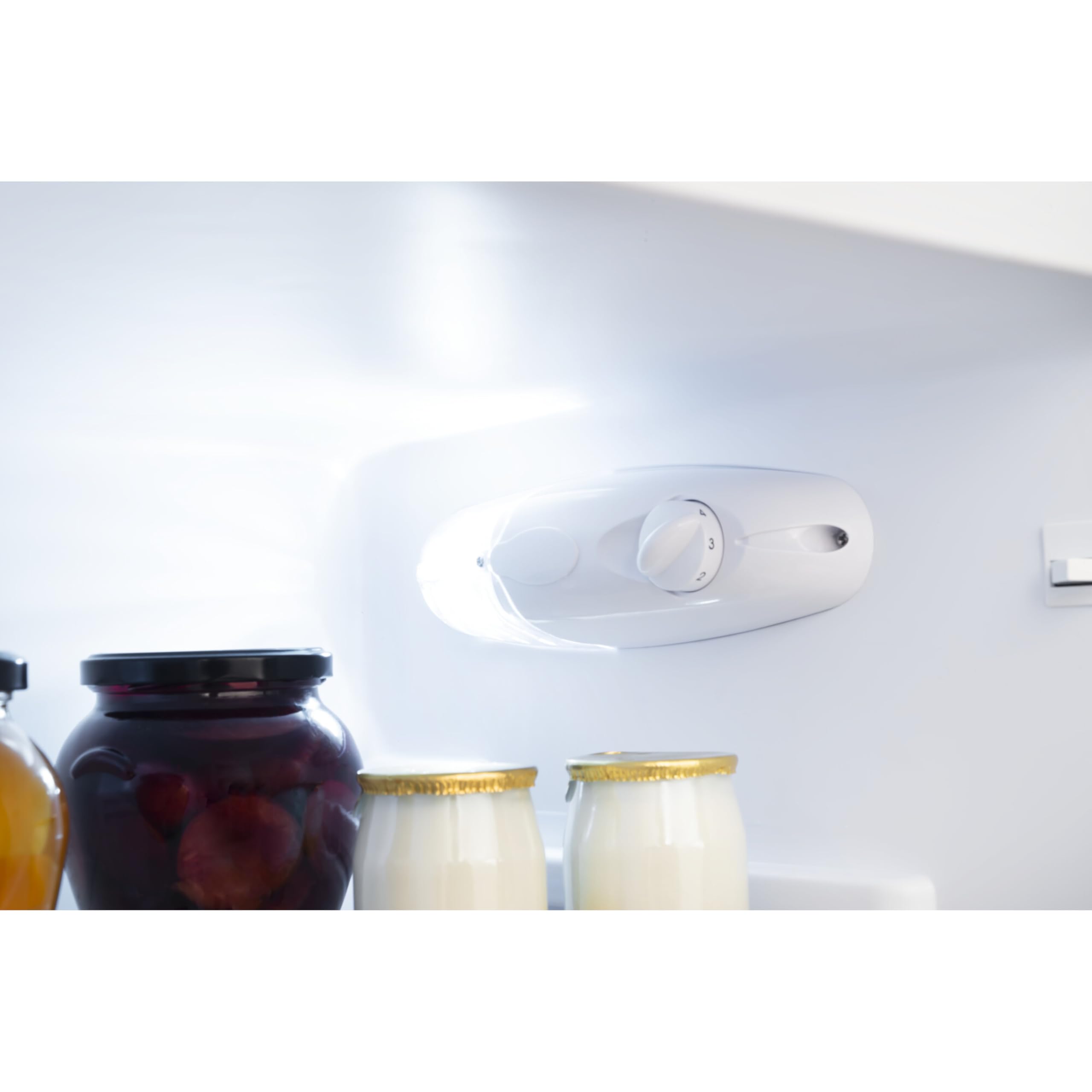 Amica Kühl-Gefrierkombination 138 L 148x52x59 cm AKG 3845 E | 93 L Kühlteil, 45 L Gefrierteil, Automatische Abtauung, LED Beleuchtung, Gemüseschublade, 3 Gefrierschubladen