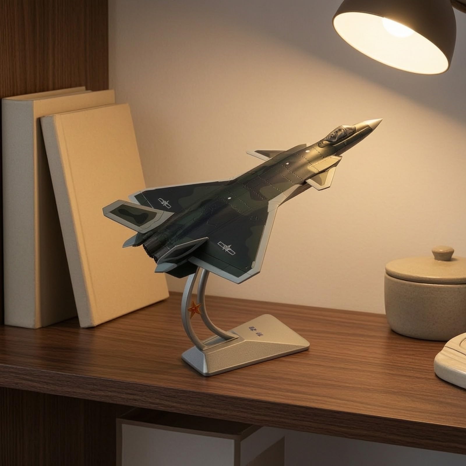 J-20 Modell 1:72 Kampfjet-Modell mit Ständer Fertig montiert Fertigmodell mit Ständer für Vitrine, Büro