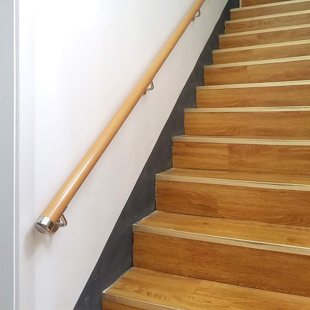 Rampe d'escalier en bois massif CHEWYNP contre le mur pour loft et intérieur