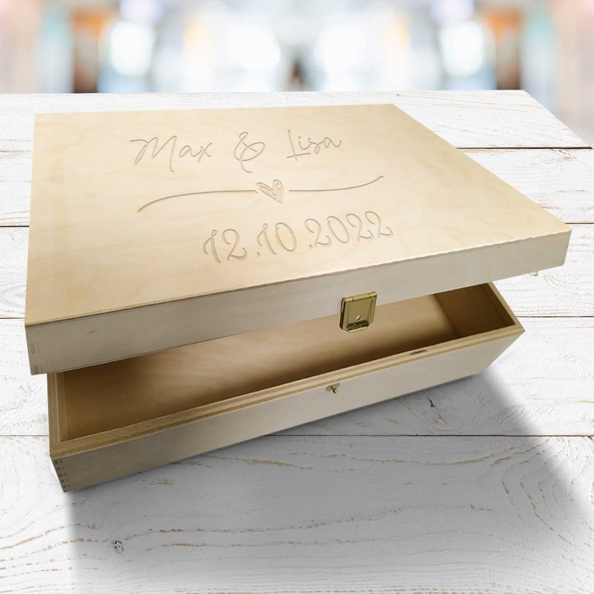 Erinnerungskiste mit Gravur für das Hochzeitspaar - im Wedding Love Design - Holzkiste Personalisiert mit Namen der Braut & des Bräutigams & des Datums - Geschenk zur Hochzeit Farbe Große Kiste