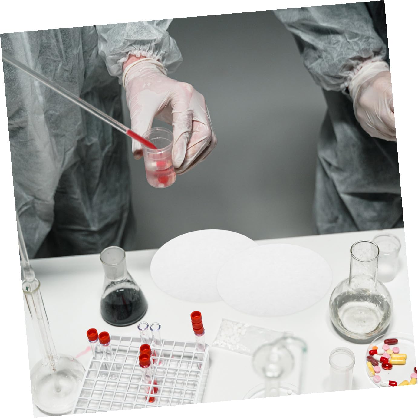 POPETPOP Discos de Papel de Filtro Cualitativo para Separación Efectiva de Caudal Medio 100 de 18cm Papel Blanco para Experimentos y Aplicaciones Generales en Química