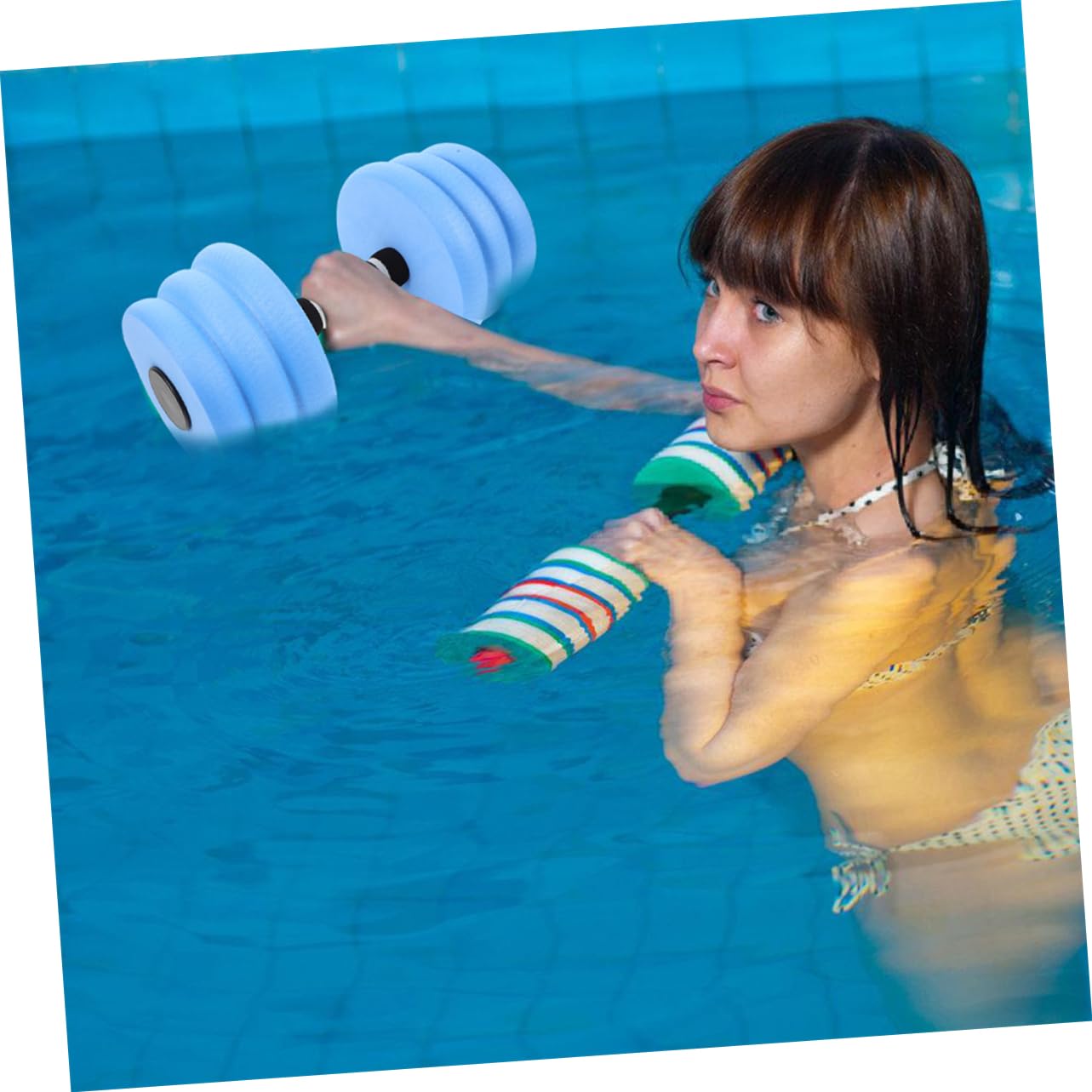 Toddmomy 2pezzi Manubri Galleggianti per Piscina Attrezzatura per Esercizi Acquatici Leggera Bilancieri in Schiuma Eva per Fitness in Acqua Multiuso per Acquagym e Nuoto