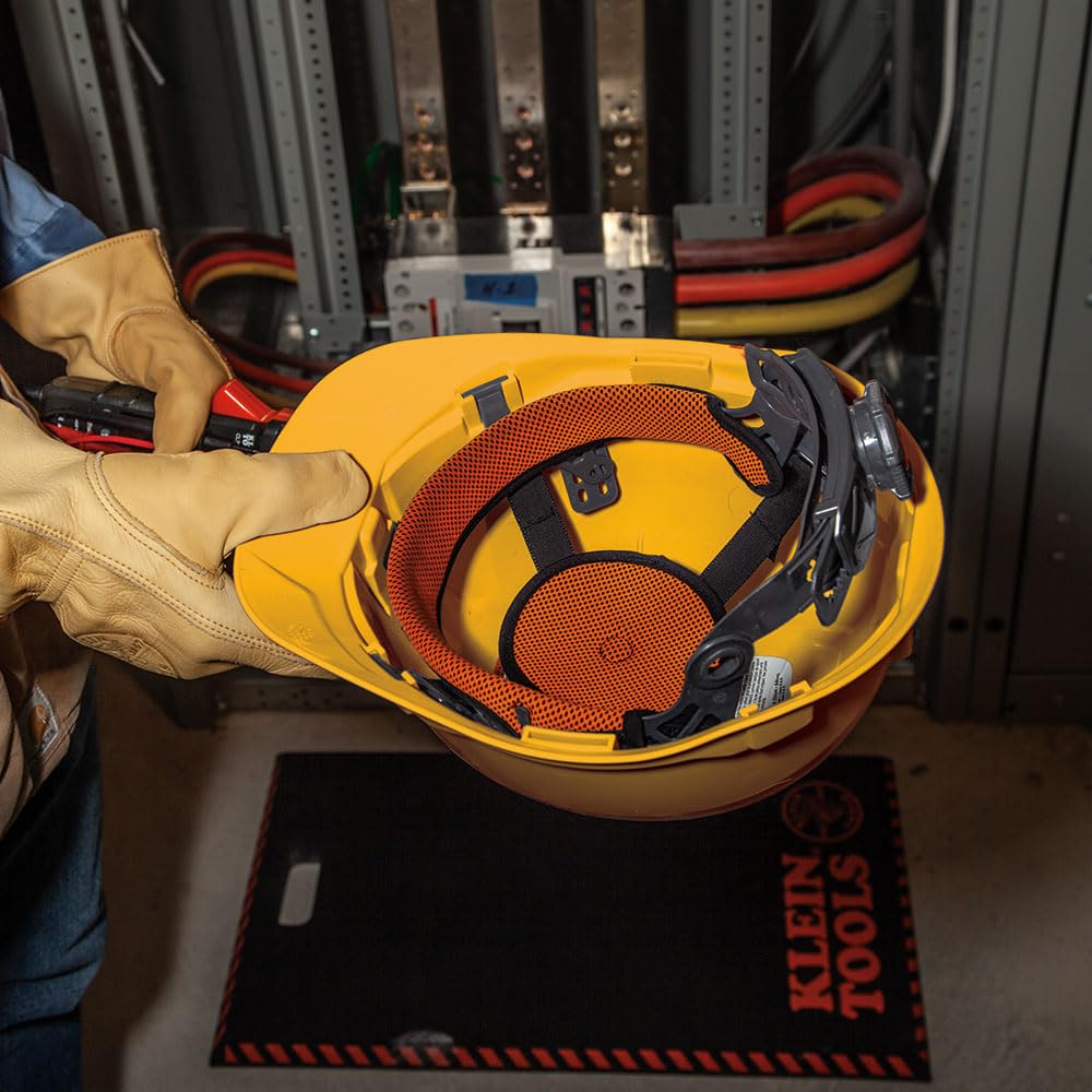 Klein Tools Casque de sécurité 60535, style casquette non ventilée, bandeau rembourré anti-odeurs anti-odeurs, testé jusqu'à 20 kV, jaune