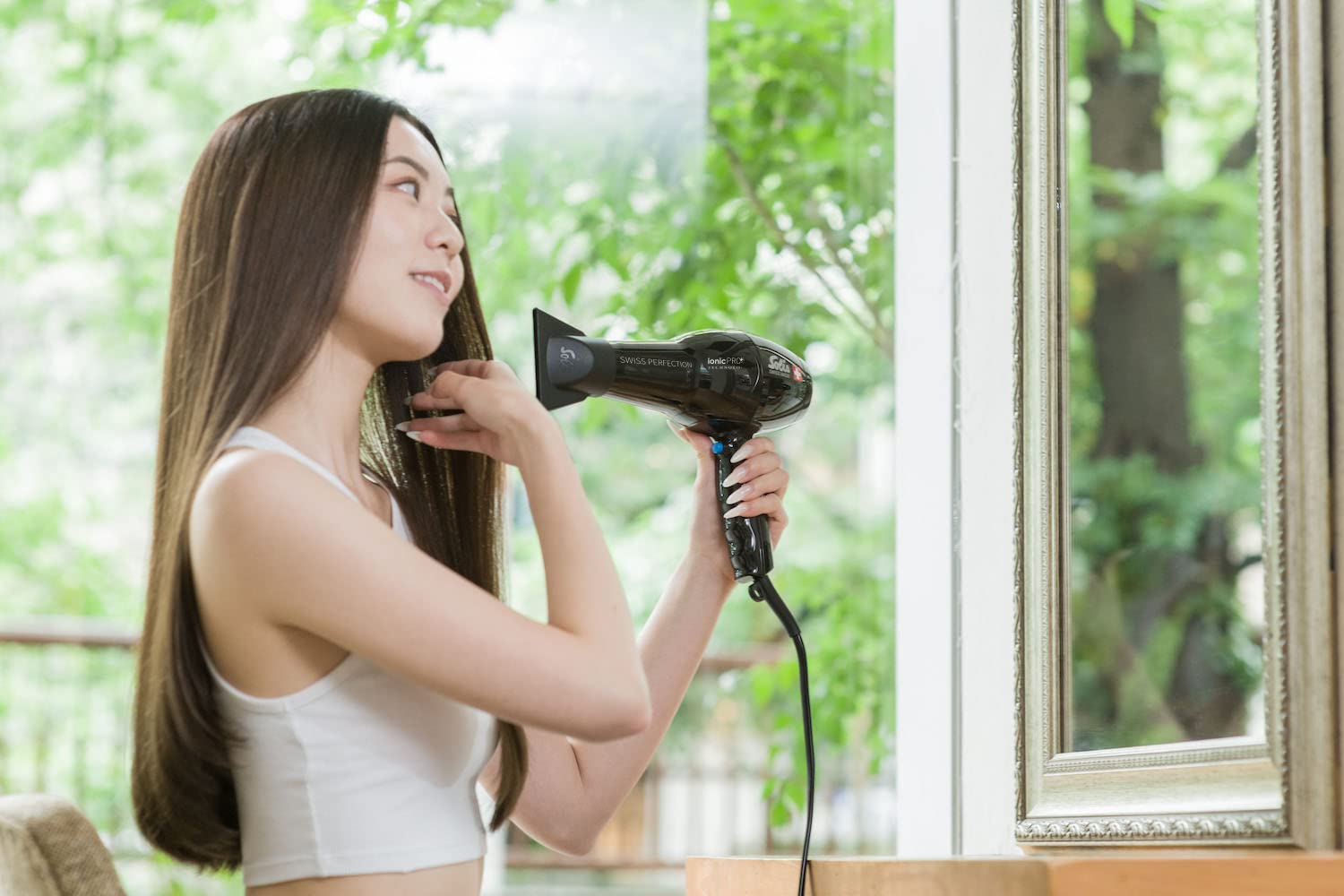 Solis Swiss Perfection 360º ionicPRO 440 - suszarka do włosów Professional - z technologią IonicPRo - Przewód obrotowy o 360º – w zestawie dysza do stylizacji - czarny