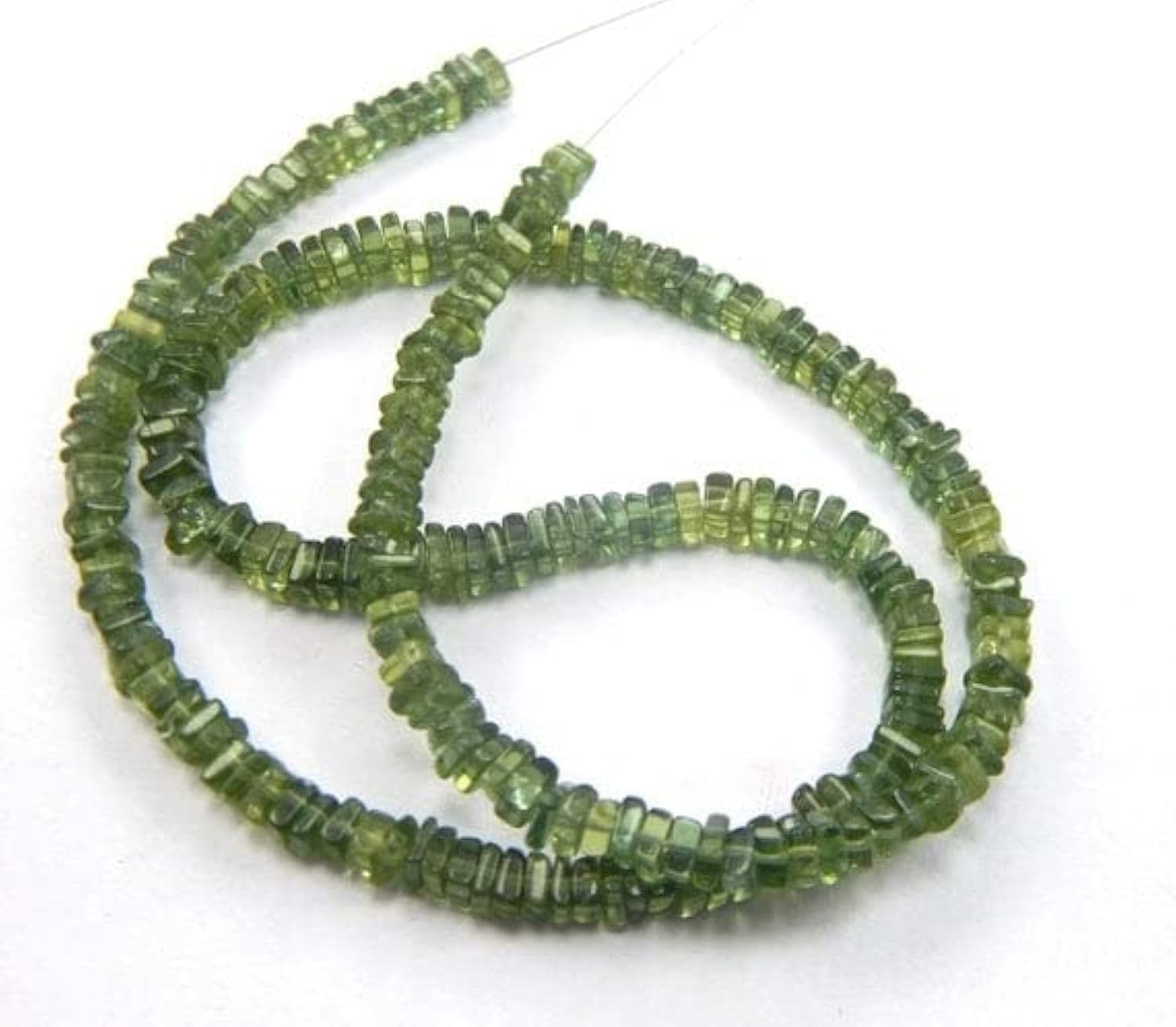 Perles apatite verte heishi 4x5mm régulières pour éviter la casse fil