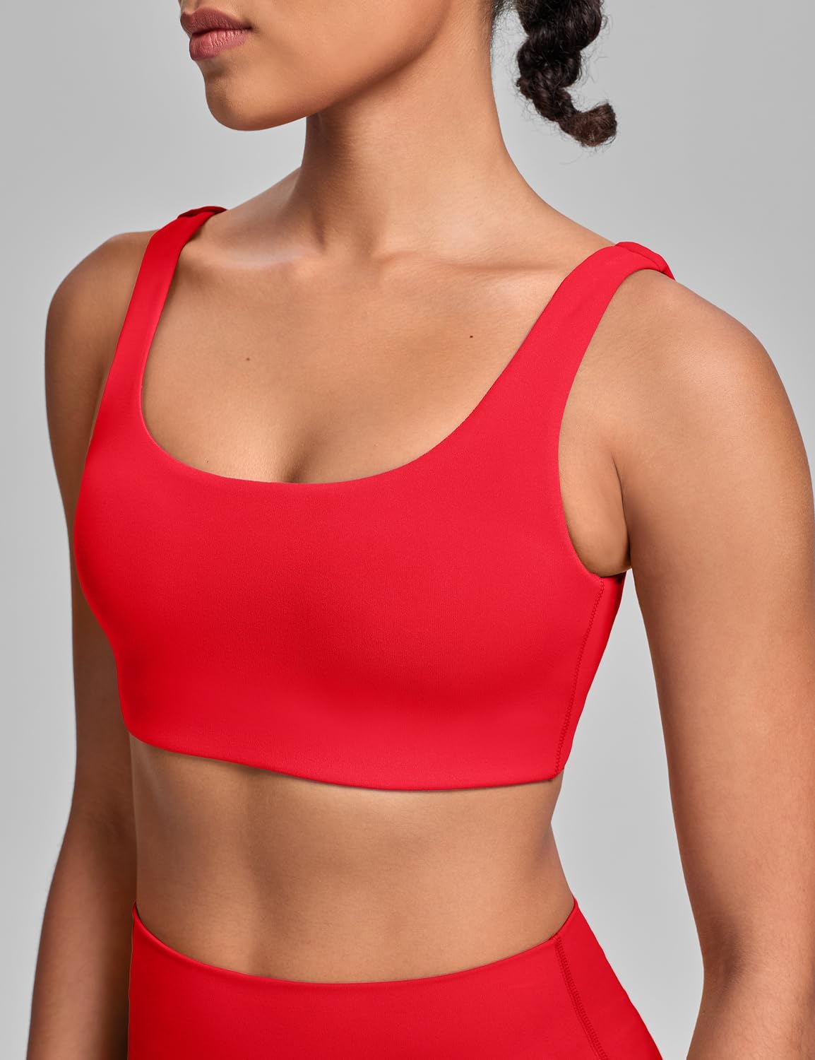 HeyNuts Womens U Back Sports Bra, Scoop Neck Low Impact Workout Yoga Tops Padded with Built in Bras A-D Cups