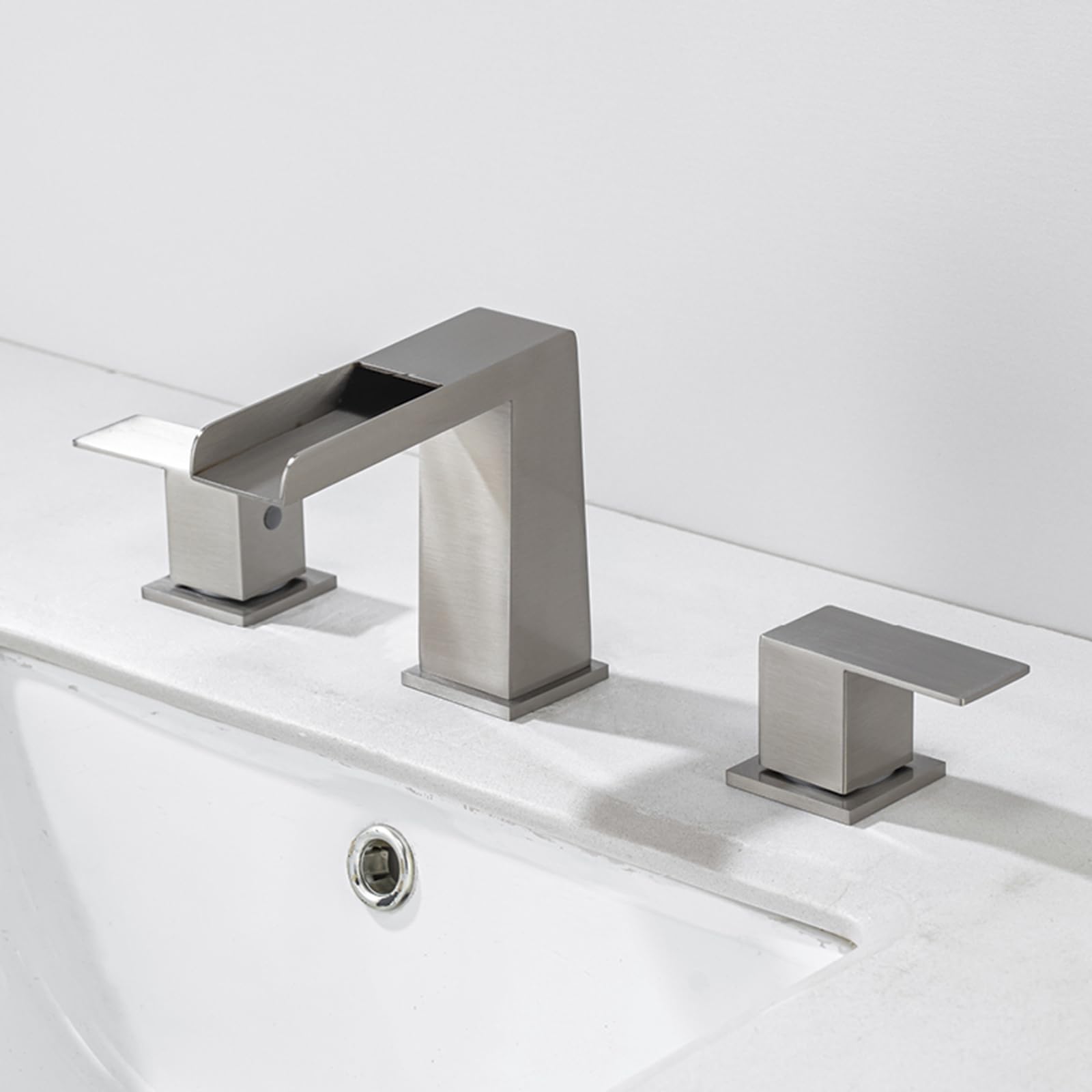 Robinet cascade 3 trous pour lavabo de salle de bain en laiton brossé